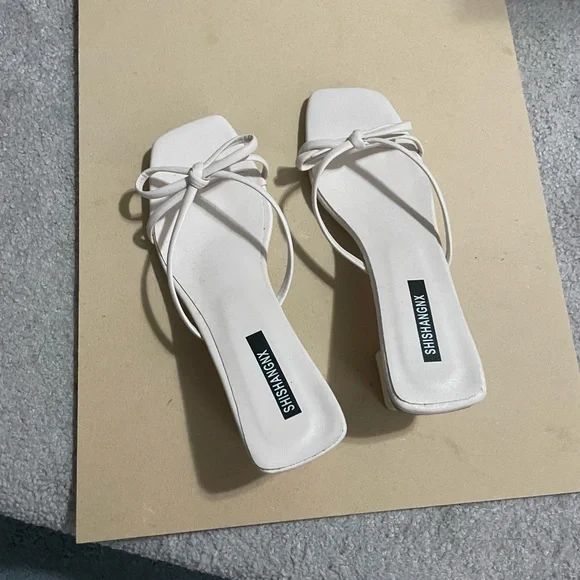 heels - Picture 3 of 4